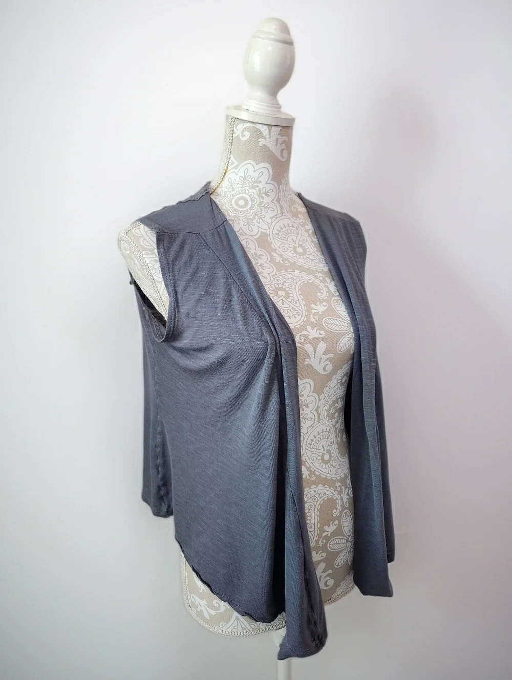 JKLA California Gray Open Front Cardigan/Vest Size Large